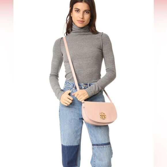 Tory Burch Handbags - Tory Burch light pink Jamie Crossbody Purse